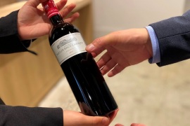 成人の日に、家族の絆を結ぶワイン